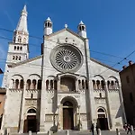 Center Vicolo Suite Apartment With Parking